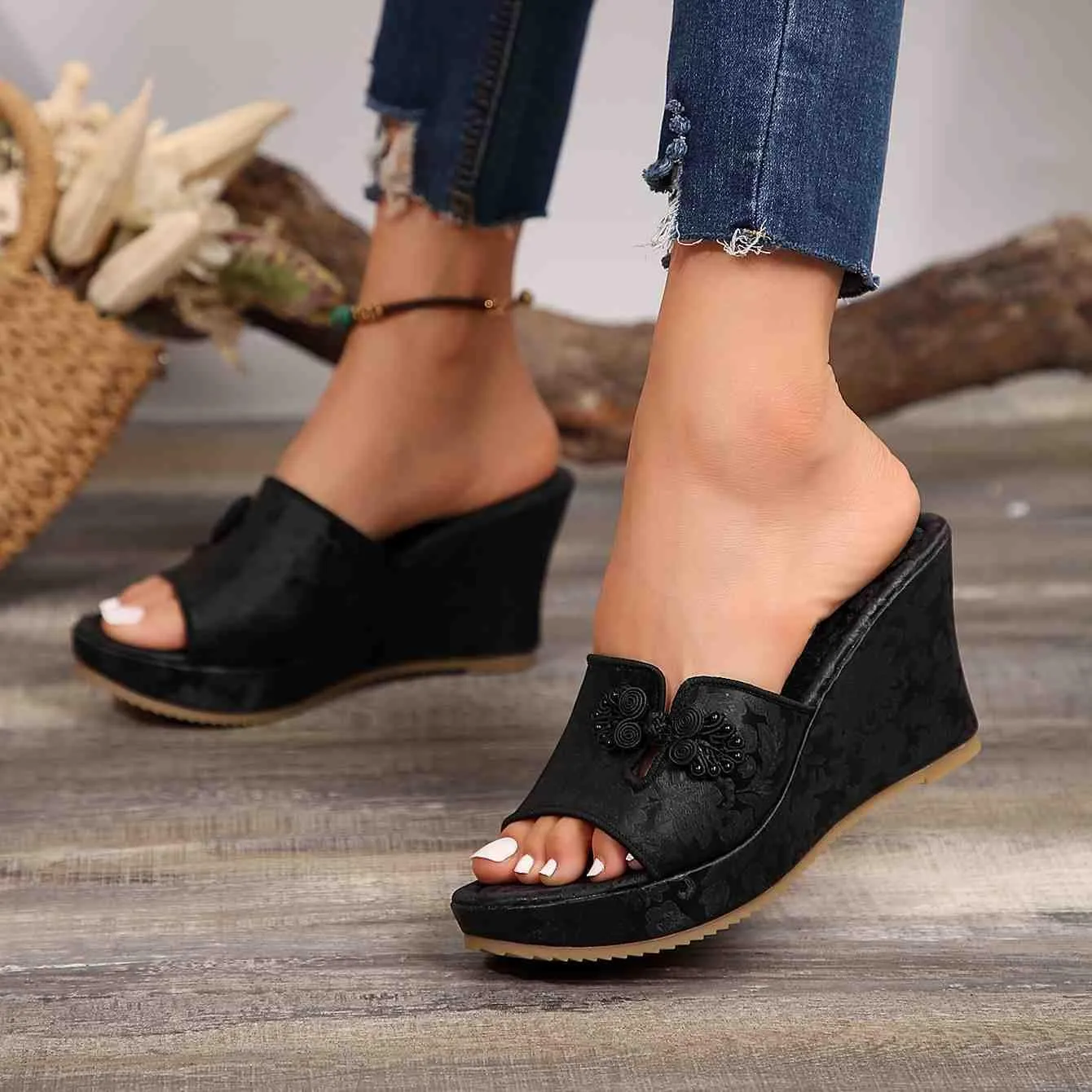 2025 Women's Hollow Out Flower Sandals Slip On Platform Party Sexy Wedge High Heel Heeled Sandals