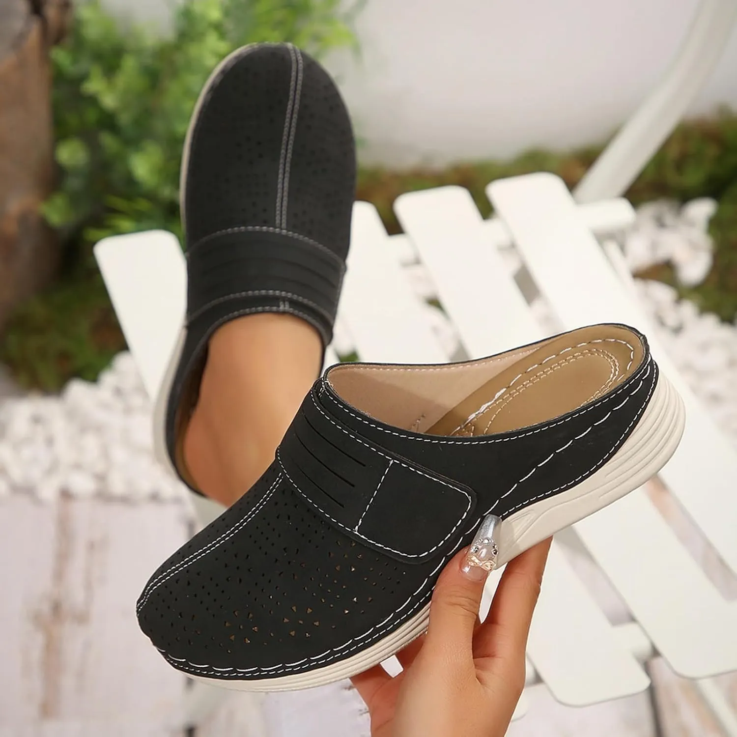 Clogs for Women Mules Slip On Shoes Comfortable Arch Support Closed Toe Sandals Summer Casual Lightweight Walking Sandals Backless Low Wedge Shoes Beach Vacation Sandal