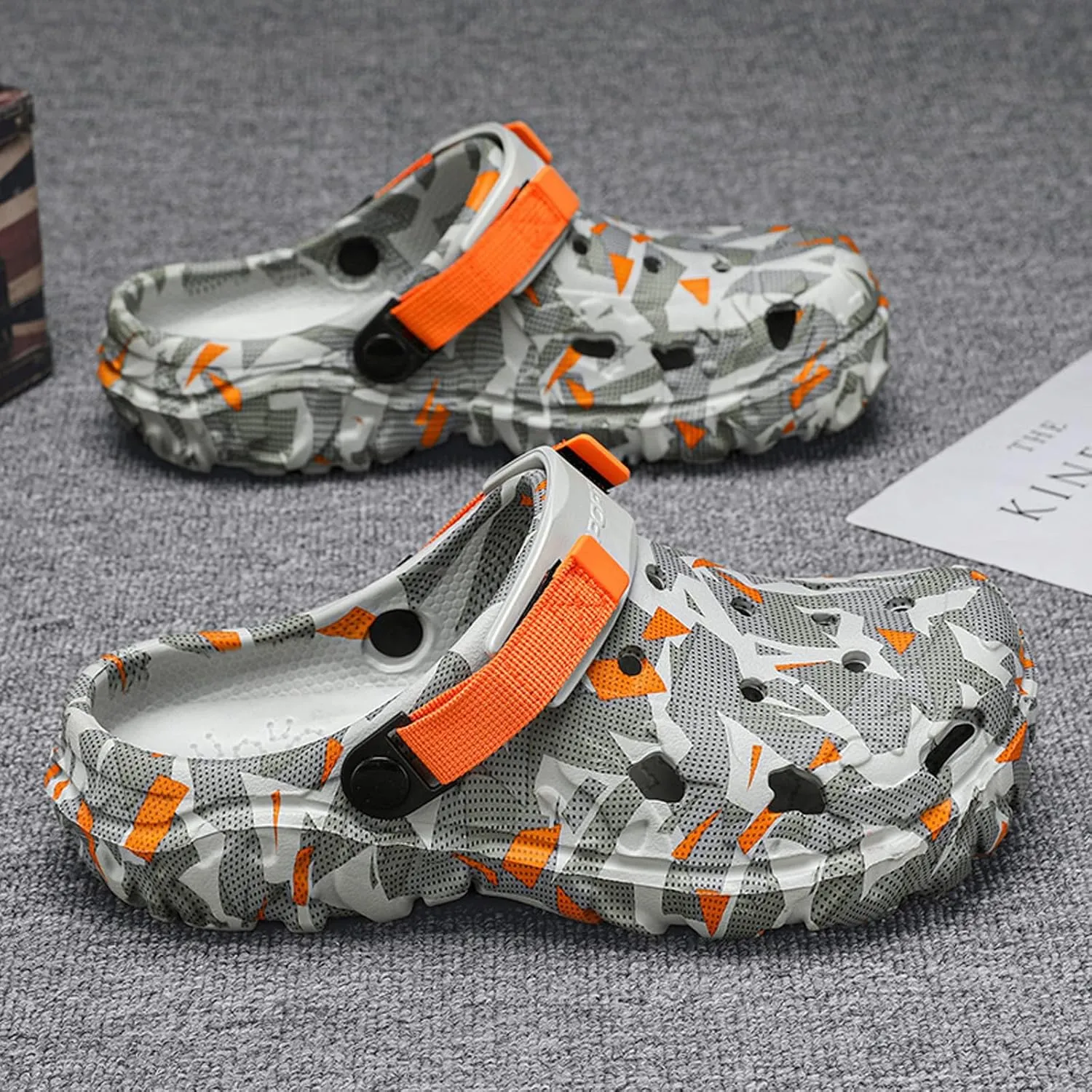 ihinzry Men's Garden Clogs Graphic Mules Clog Slip On Beach Sandals for Men Outdoor Slippers with Adjustable Strap