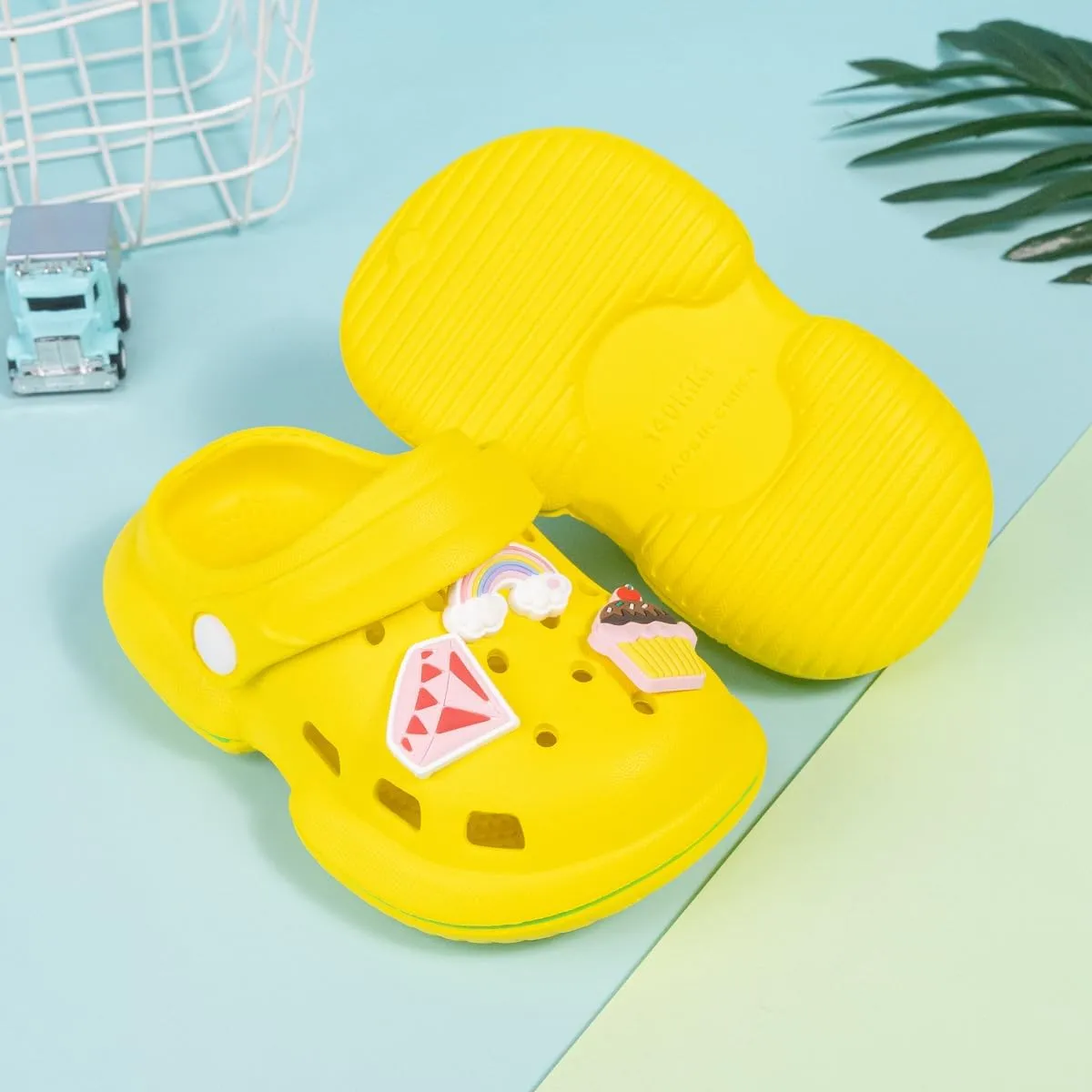 KIDSUN Toddler Kids Boys Girls Cute Garden Clogs Water Sandals Slip On Shoes Slipper Slides Lightweight Outdoor Summer Infant Children Beach Pool Play Shoes (Baby/Toddler Kids)