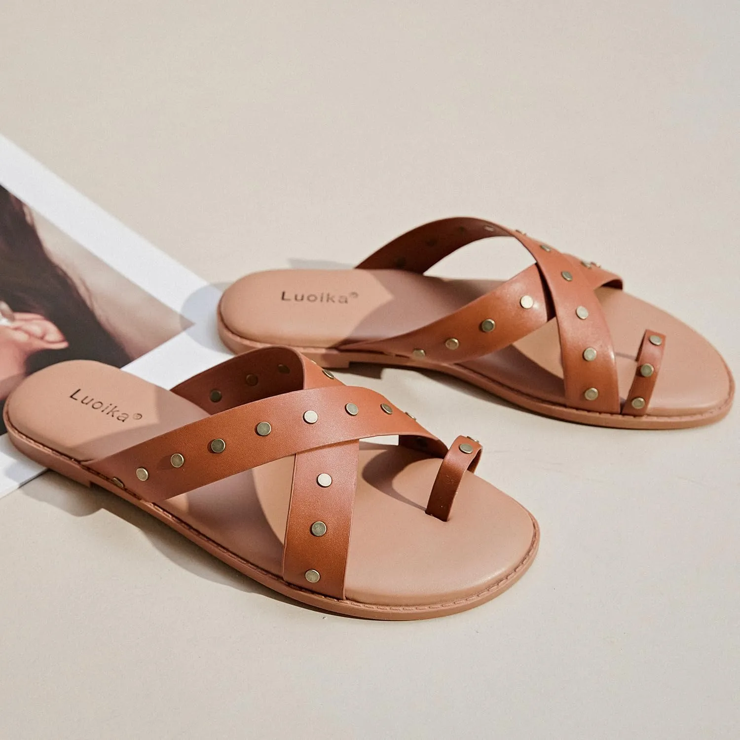 Luoika Women's Wide Width Flat Sandals, Flip Flop Slides Sandal Casual Strapy Sandal Slip on Summer Beach Shoes for Women.