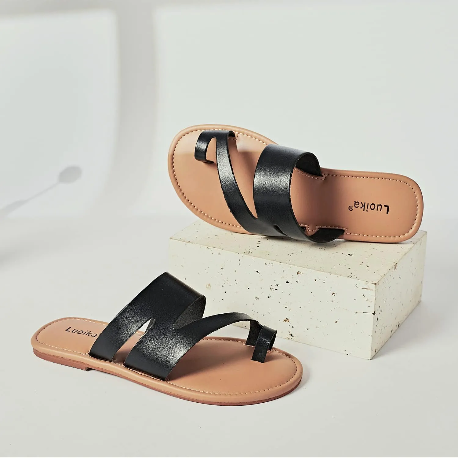 Luoika Women's Wide Width Flat Sandals, Flip Flop Slides Sandal Casual Strapy Sandal Slip on Summer Beach Shoes for Women.