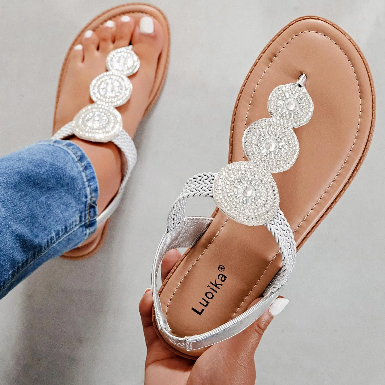 Luoika Women's Wide Width Flat Sandals, Flip Flop Thong Sandals Strappy Rhinestone Comfortable Summer Beach Shoes for Women.