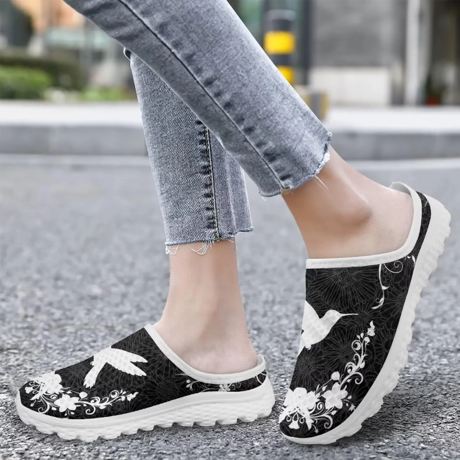 Novelty Women Memory Foam Mules Round Toe Slip On Garden Shoes with Non-Slip Sole All-Day Comfort Casual Wear