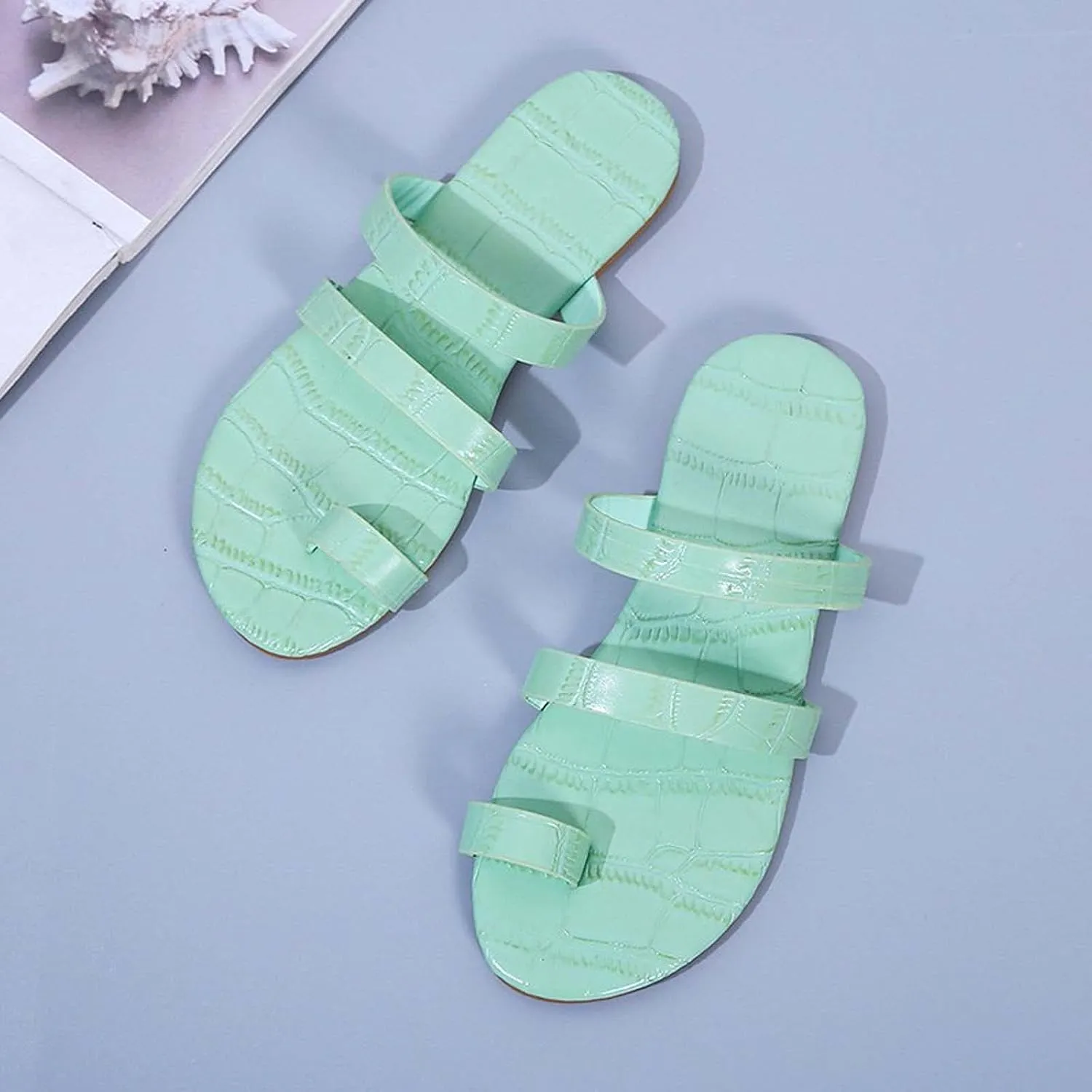 oiangi Colorful Straps Sandals for Women Trendy Casual Toe Ring Open Toe Slip-on Flats Slippers Lightweight Comfortable Beach Home Shoes Flip Flops