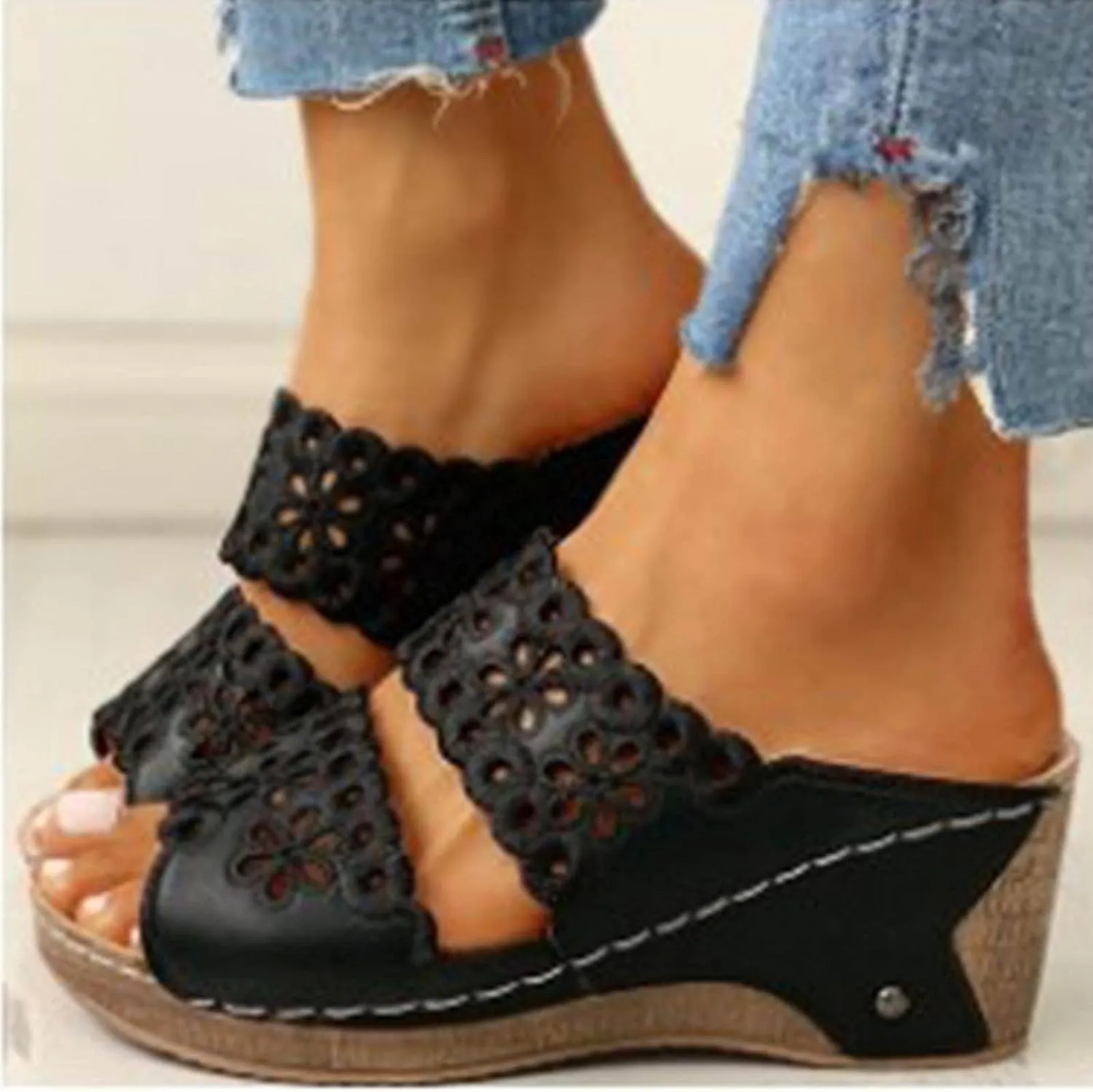 oiangi Women's Sandals Open Toe Hollow Out Wedge Sandals Casual Summer Slip-On Slippers Platform Sandals for Women