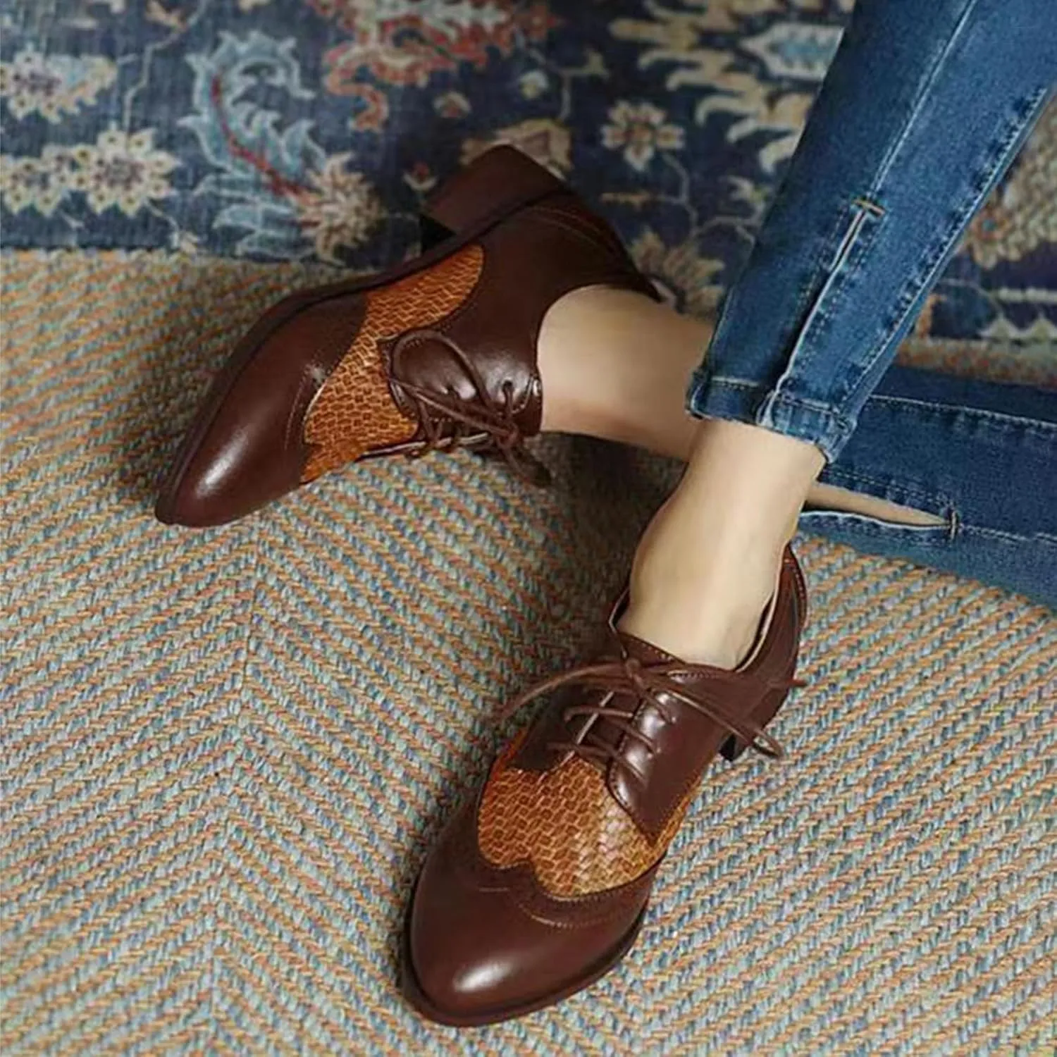 SHEMEE Women's Two Tone Oxfords Saddle Shoes Vintage Perforated Wingtip Brogues Laced Chunky Low Heels Pumps