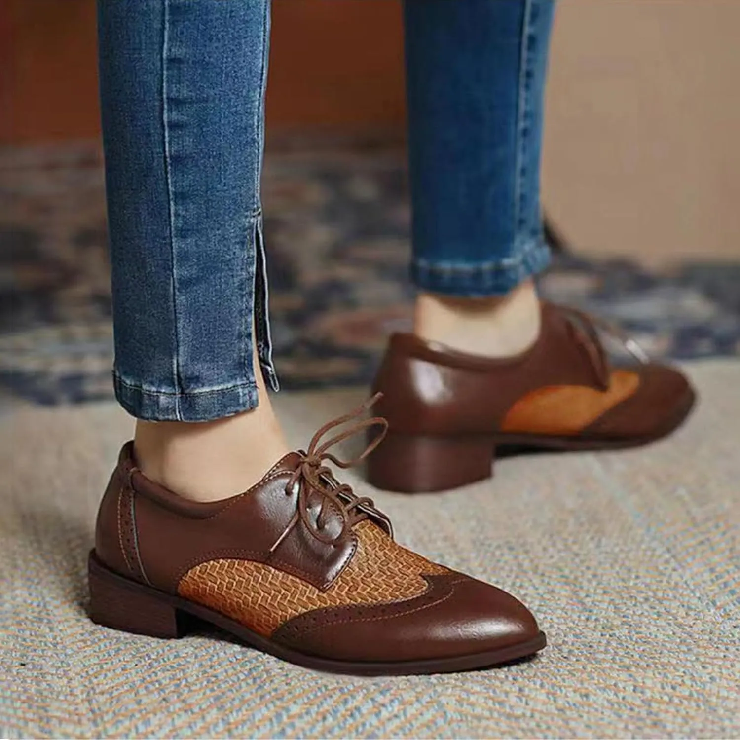 SHEMEE Women's Two Tone Oxfords Saddle Shoes Vintage Perforated Wingtip Brogues Laced Chunky Low Heels Pumps