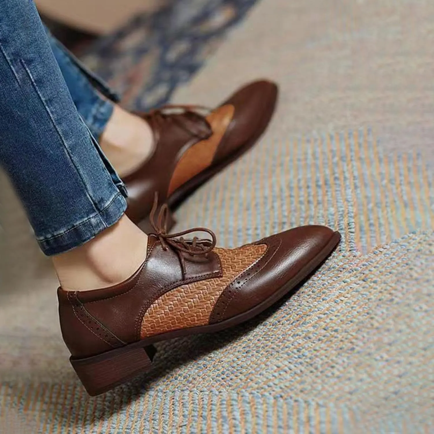 SHEMEE Women's Two Tone Oxfords Saddle Shoes Vintage Perforated Wingtip Brogues Laced Chunky Low Heels Pumps