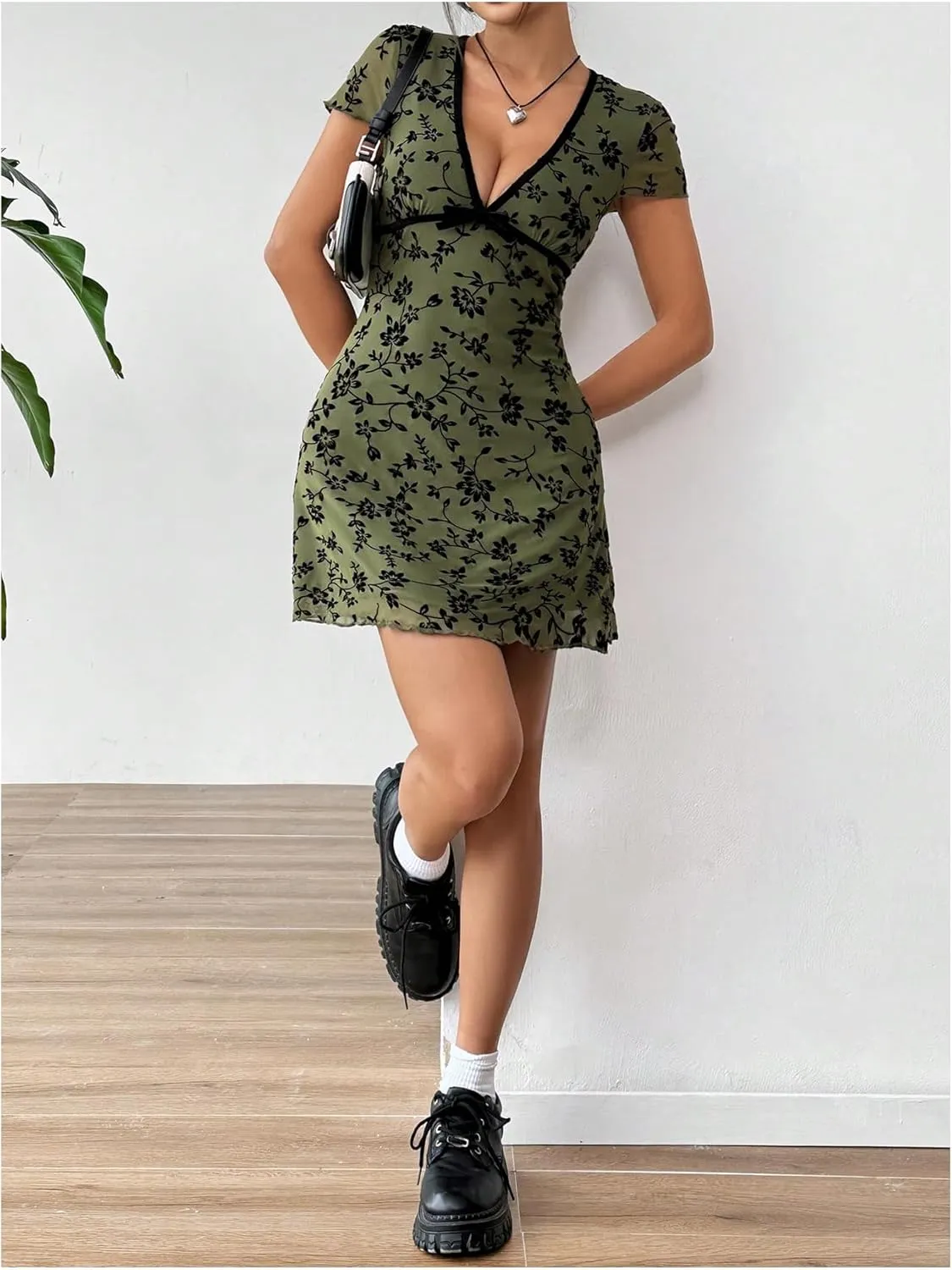 SHENHE Women's Y2k Floral Print Deep V Neck Short Sleeve Fit and Flare Vintage Mini Dress