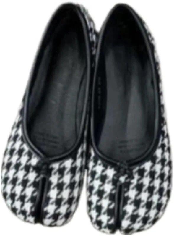 Tabi Shoes Split Toe Loafers for Women Multicolor Emo Shoes Low Heels Cute Ballet Flats Slip on Lightweight Leather No Slip Sole Round Toes Dressy Casual Comfort Walking Slippers Office Business