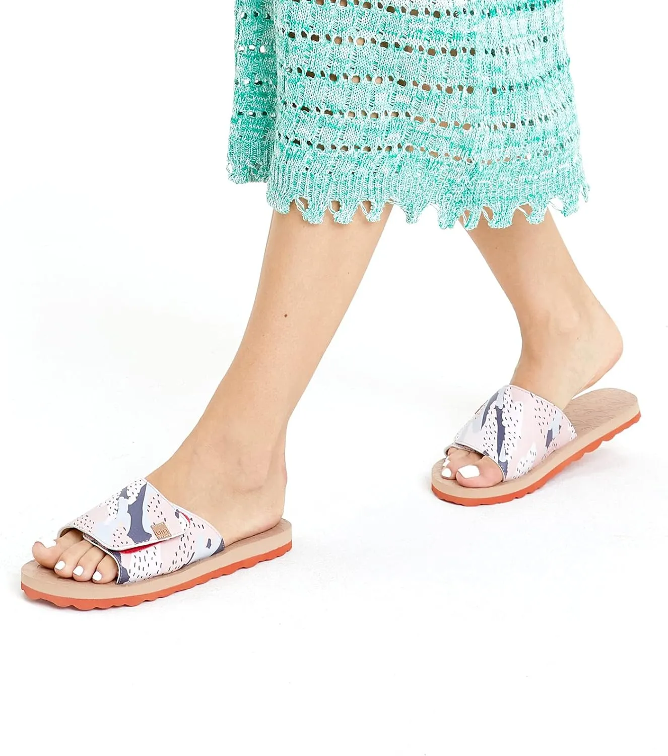 UIN Women's Flip Flops Thong Sandals Beach Summer Casual Art Painted Travel Comfort Slippers Non Slip