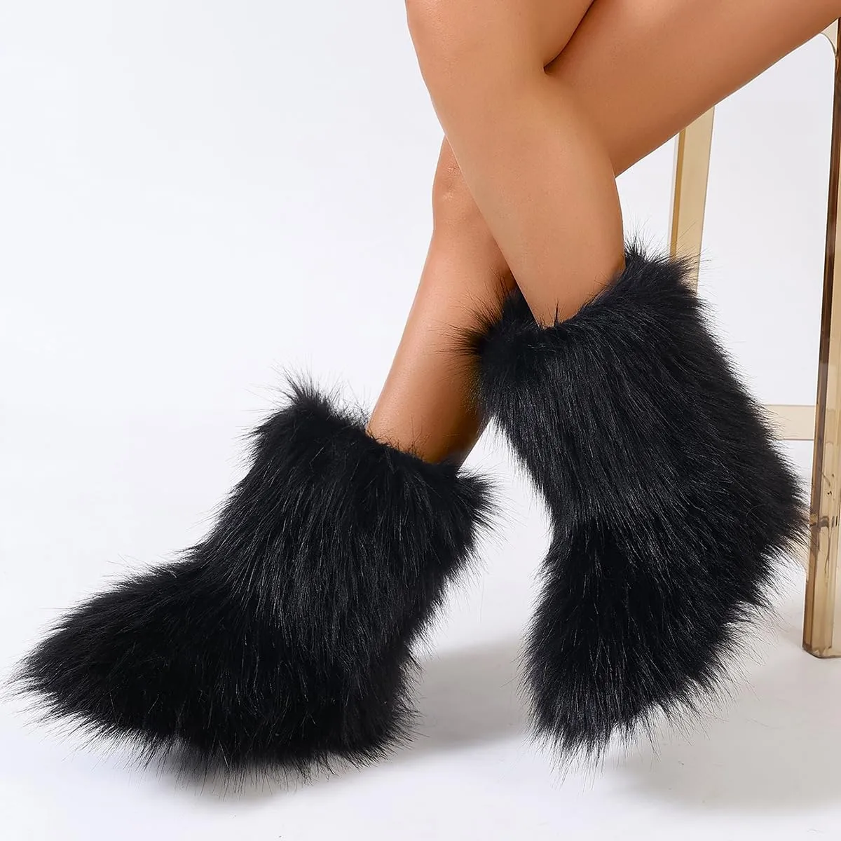 UOQAPRE Faux Fur Boots for Women Snow Boots Fuzzy Leg Warm Boots Furry Mid-Calf Boots Warm Comfortable Outdoor Flat Shoes