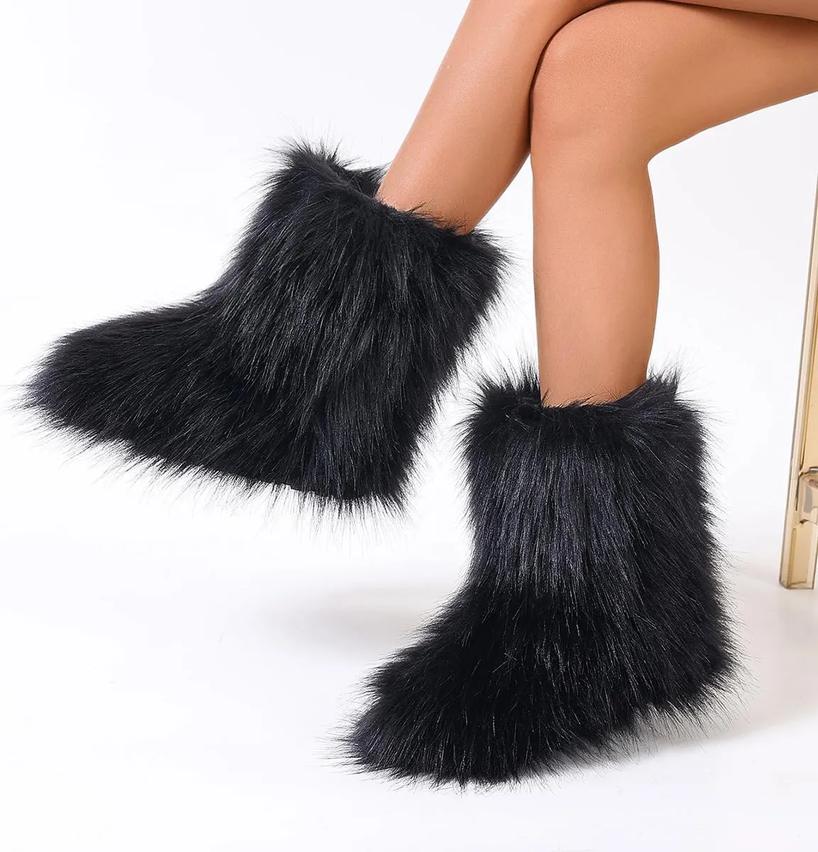 UOQAPRE Faux Fur Boots for Women Snow Boots Fuzzy Leg Warm Boots Furry Mid-Calf Boots Warm Comfortable Outdoor Flat Shoes