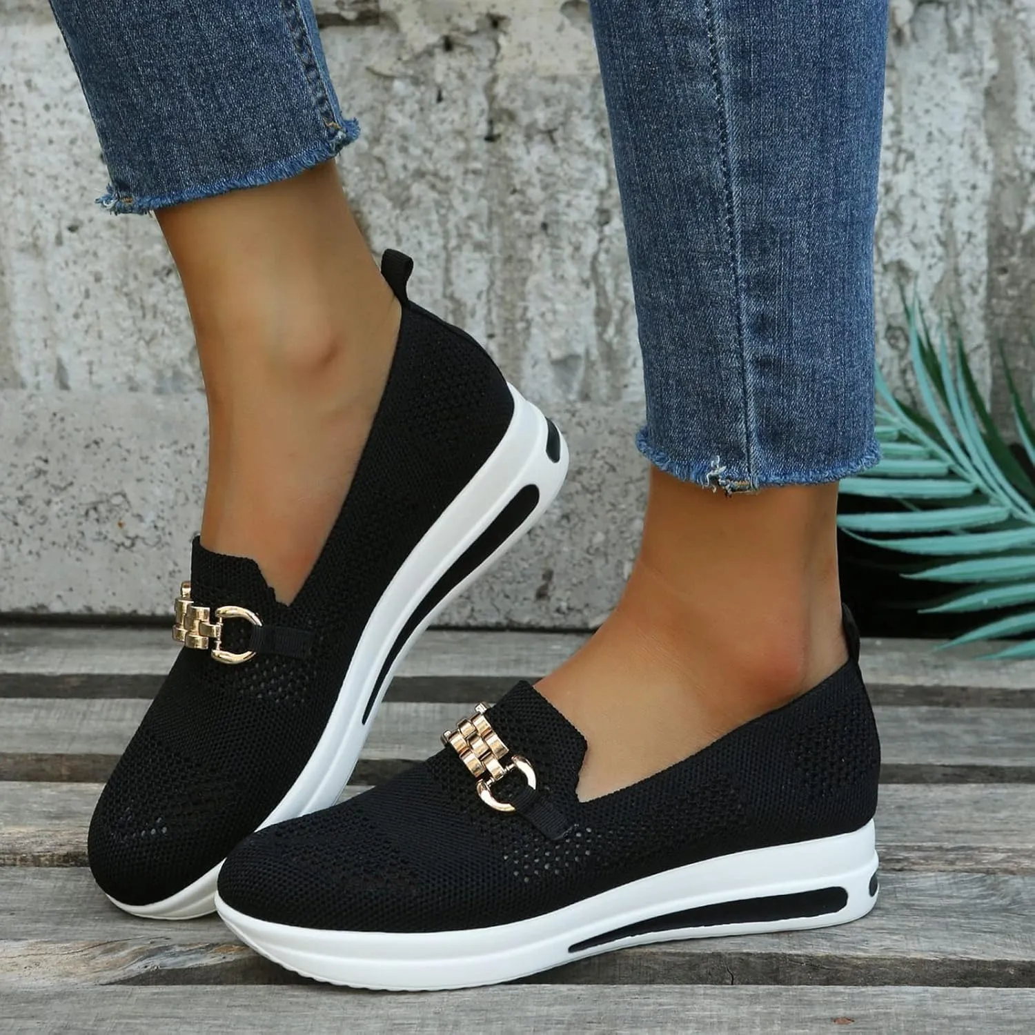 Women's Breathable Mesh Slip on Loafers Low Top Non-Slip Soft Sole Knitted Tennis Shoes Lightweight Platform Sneakers for Women Casual Outdoor Walking Shoes