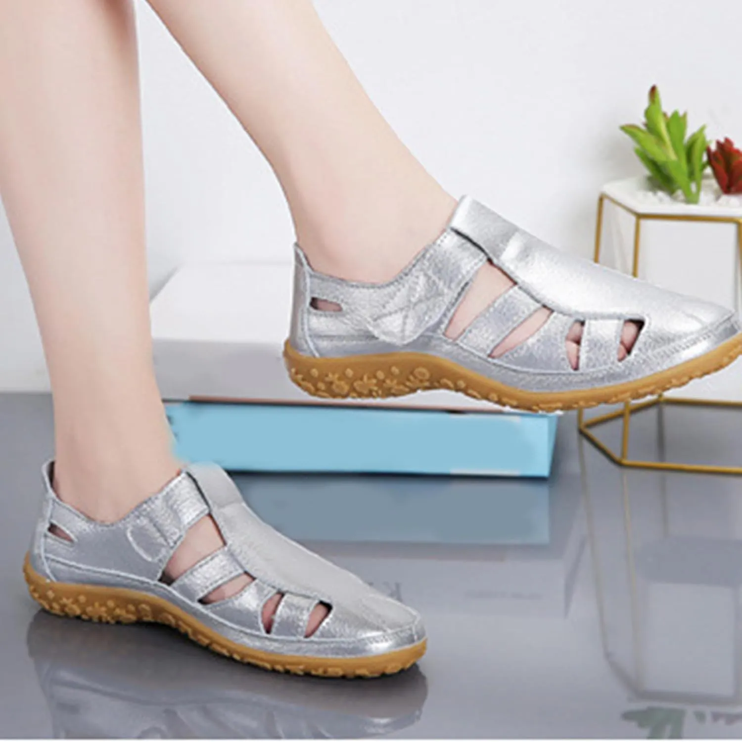 Women's Cutout Hook Sandals Non Slip Closed Toe Sandals Daily Breathable Walking Casual Shoes Summer Arch Support Walking Shoes Ankle Strap Beach Sandal Fashionable Versatile Casual Shoe