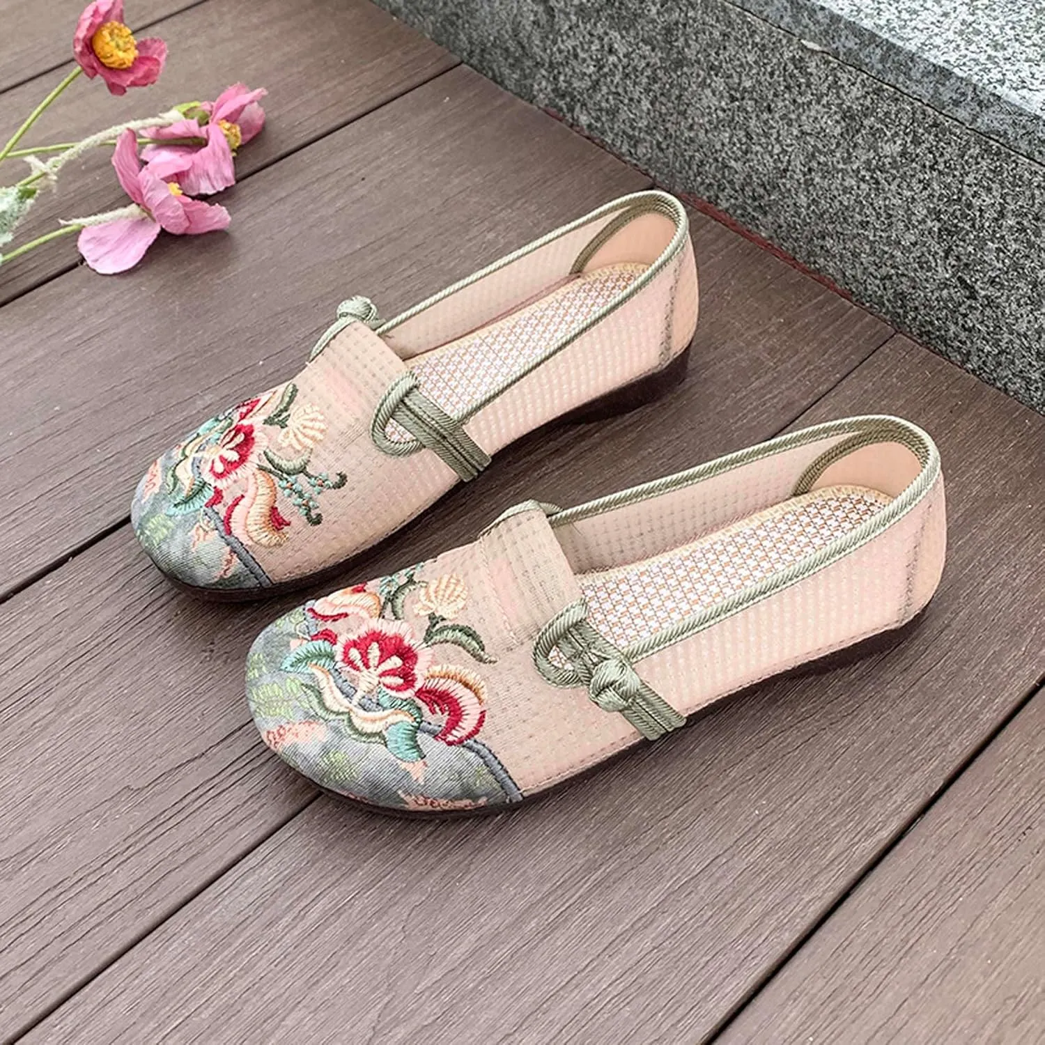 Women's Embroidered Flower Casual Walking Shoes