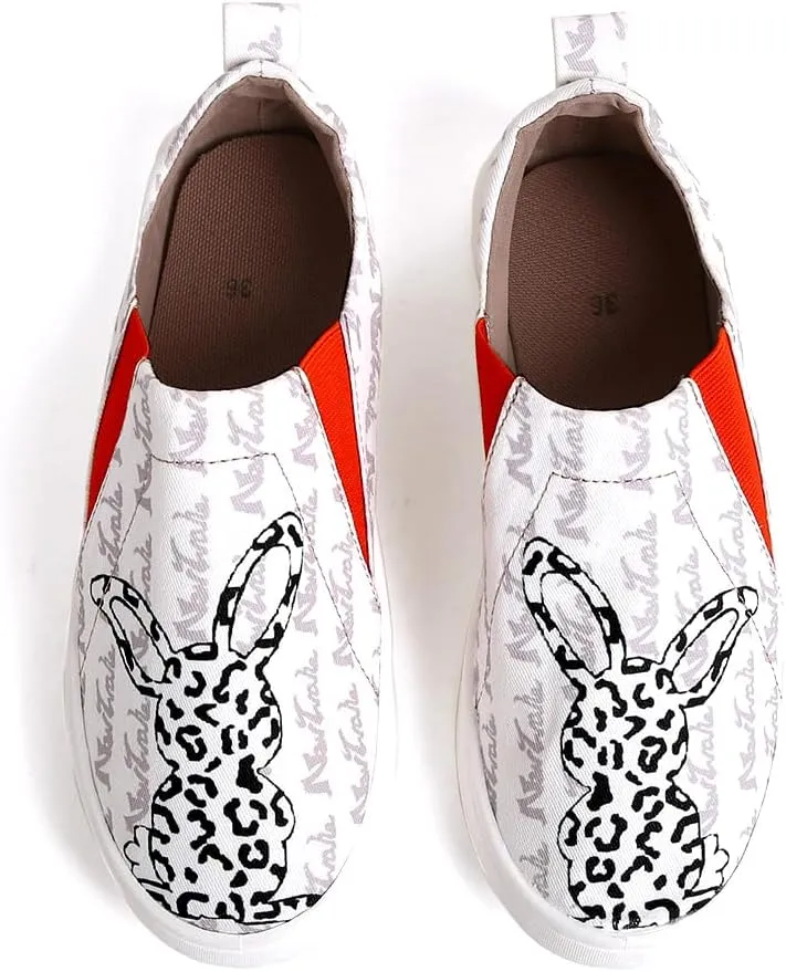 Women's Low Top Slip On Canvas Sneakers Non-Slip Casual Loafers Lightweight Walking Shoes for Women Comfortable Flat Fashion Sneakers for Everyday Wear