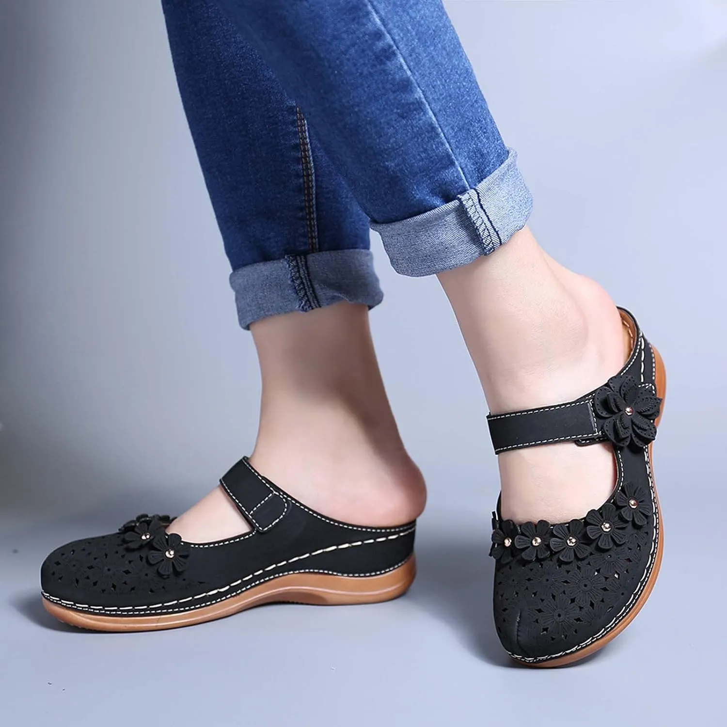 Womens Sandals 2023 Summer Fashion Hollow Flowers Rounde Toe Closed Toe Slipper Comfortable Wedge Sandals with Arch Support Ladies Vintage Shoes