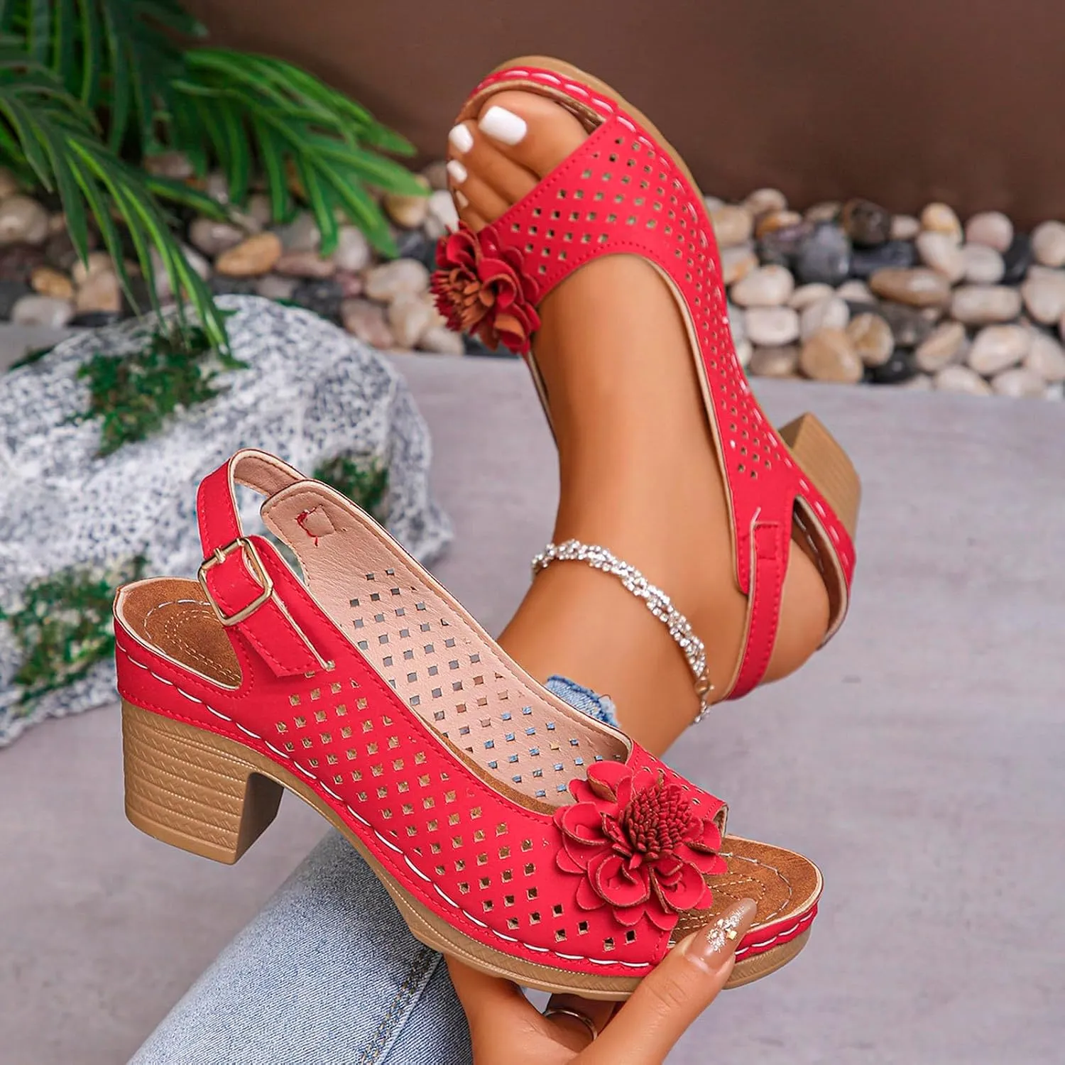 Womens Sandals Hollow Out Flower Decoration Chunky Heel Wedge Sandal Classic Casual Shoes Beach Vacation Walking Shoes Open Toe Sandal with Adjustable Hoop and Loop