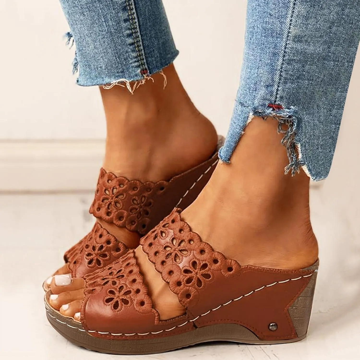 Women's Sandals Open Toe Hollow Out Wedge Casual Summer Slip-On Slippers Platform Dressy Low Heel Comfortable Shoes Slip on Walking Breathable Walking 2025 Fashion Wedges On Beach Travel