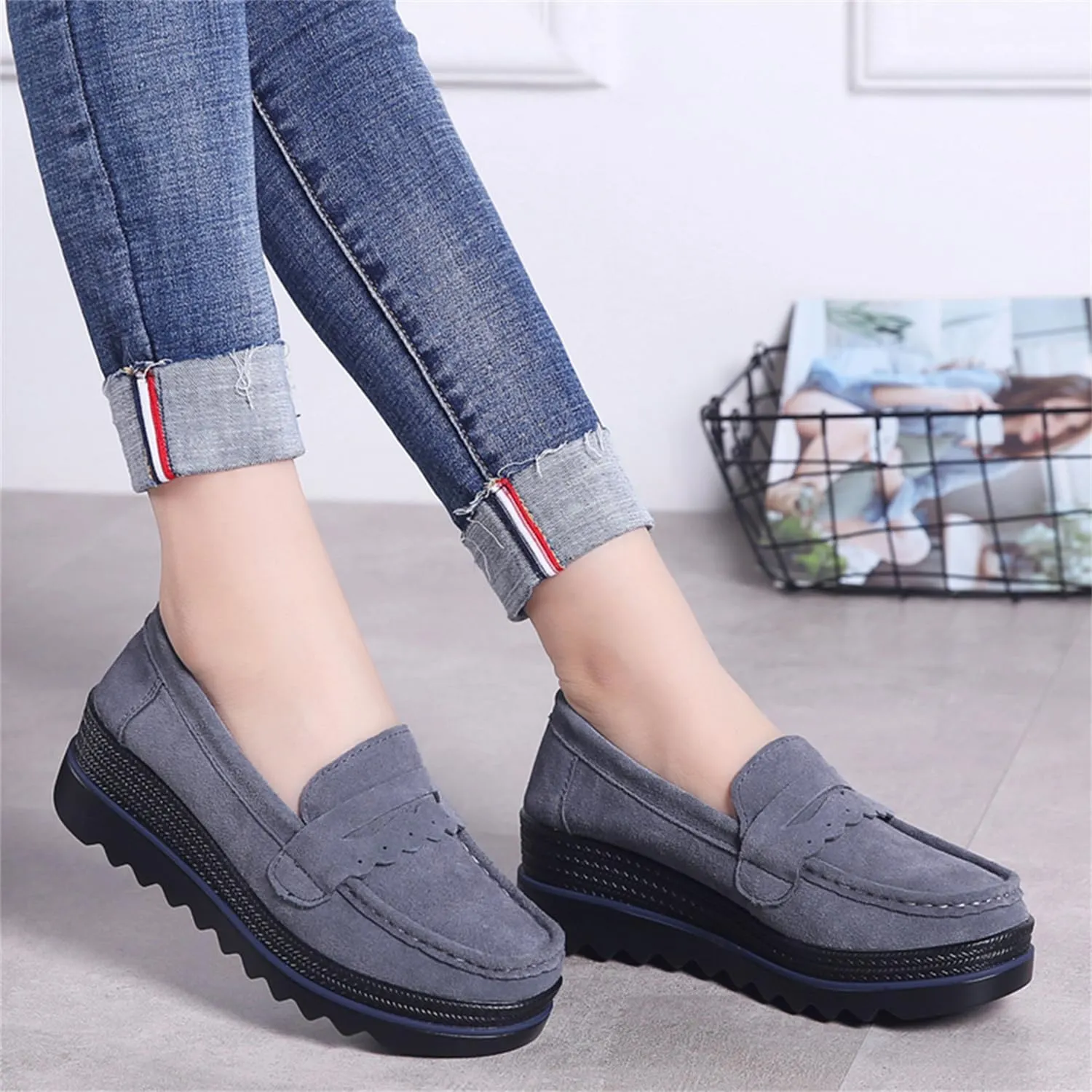 Women's Slip On Platform Shoes Comfort Suede Moccasins Low Top Wedge Loafers