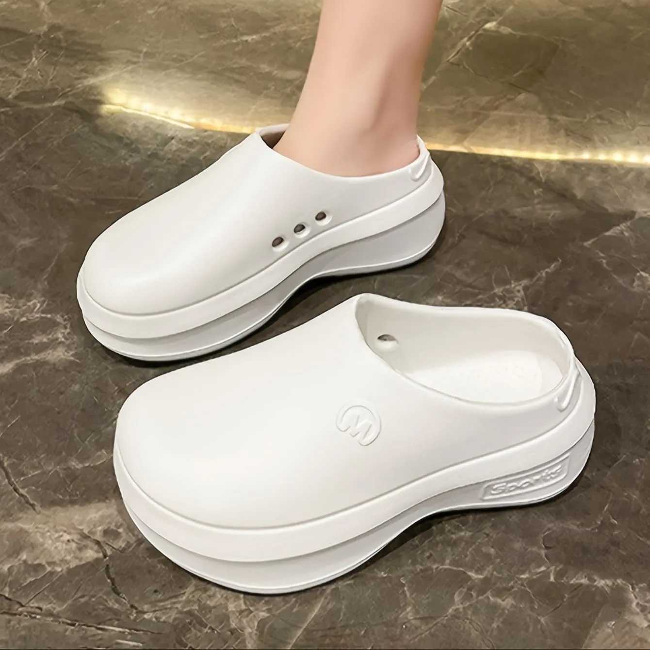Women's Solid Color Platform Muels, Trendy Closed Toe Slip On Chef Work Shoes, Lightweight Anti-Slip Sandals