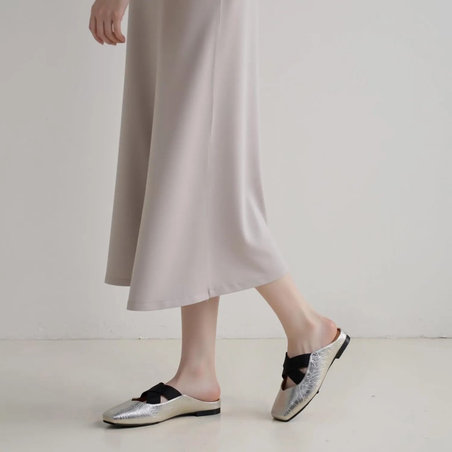 Women's Square Toe Cross Elastic Ties Flat Mules Retro Leather Closed Toe Comfortable Memory Foam Mary Jane Flats Slip On Work Casual Walking Shoes Slippers