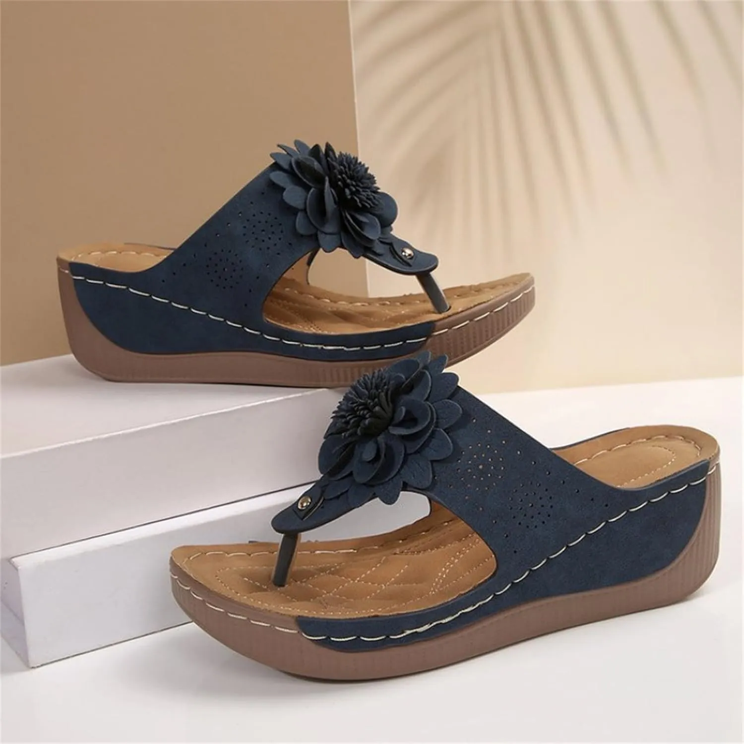 Womens Wedge Sandals Flower Low Heel Orthopedic Platform for Summer Dressy Comfortable Clip Toe Lightweight Slippers Arch Support Casual Slip On Open 2025 Flat Non-Slip Beach Dress Shoes