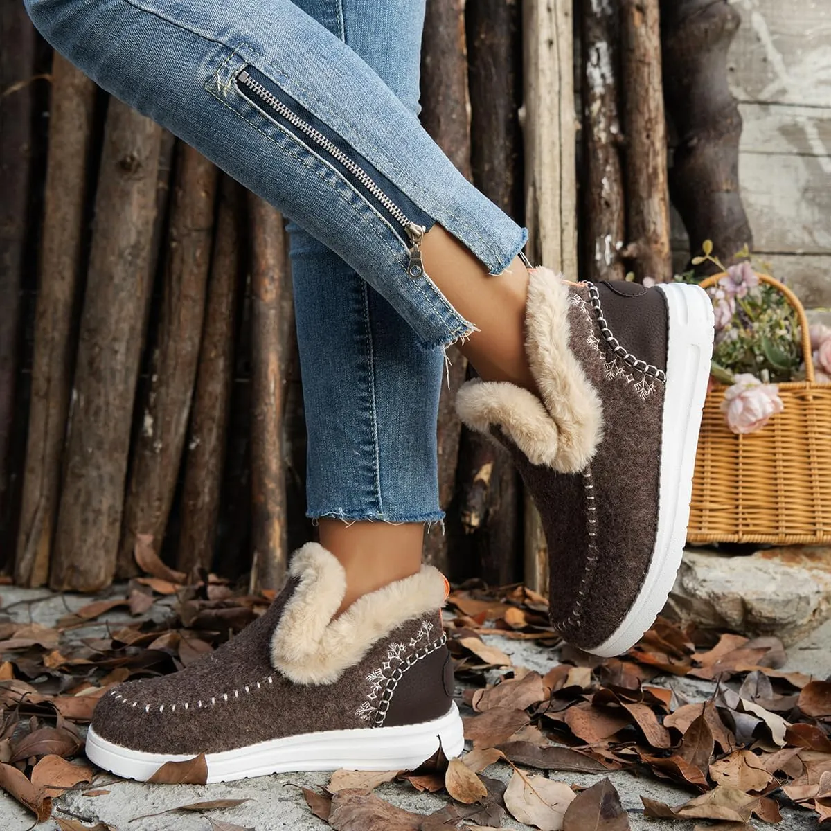Womens Winter Flat Fluffy Snow Boots,Warm Faux Fur Lining Anti-Slip Slip On Loafer Casual Slip On Boots For Women