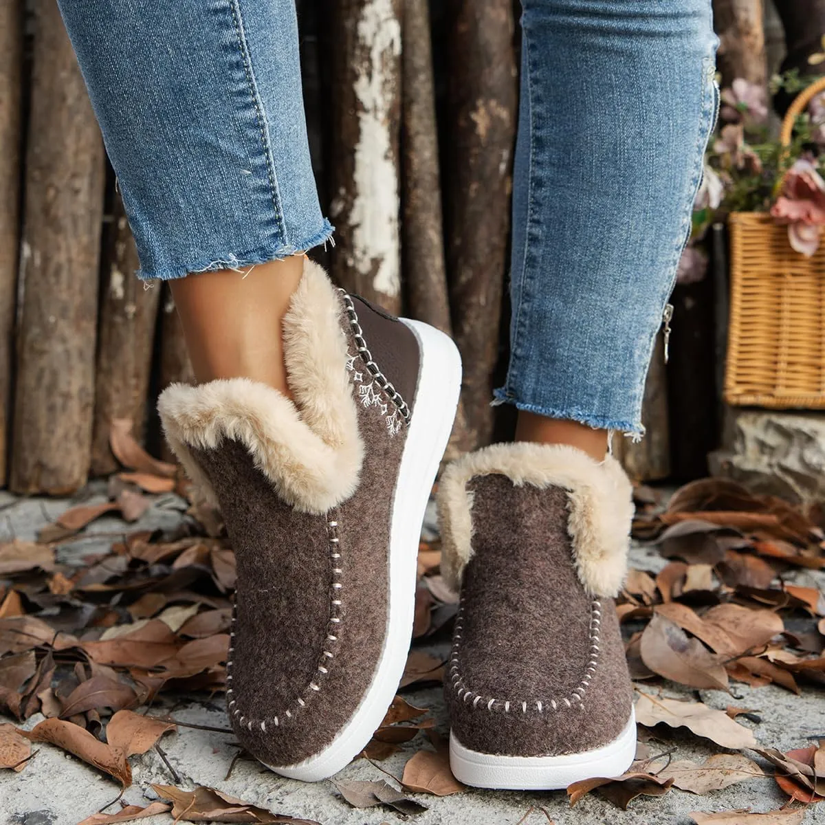 Womens Winter Flat Fluffy Snow Boots,Warm Faux Fur Lining Anti-Slip Slip On Loafer Casual Slip On Boots For Women